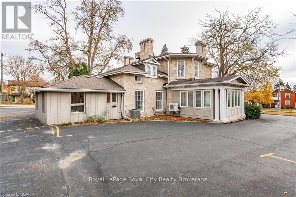 












25 WATERLOO AVENUE

,
Guelph (Downtown),




Ontario
N1H3H4

