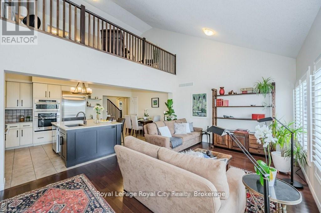 












28 - 19 SIMMONDS DRIVE

,
Guelph (Victoria North),




Ontario
N1E0H4


