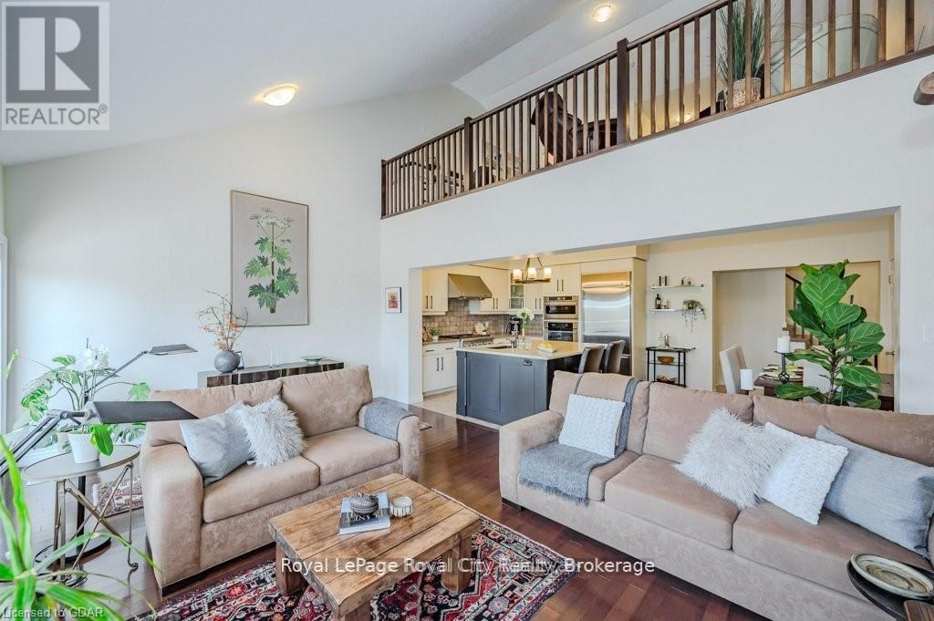 












28 - 19 SIMMONDS DRIVE

,
Guelph (Victoria North),




Ontario
N1E0H4

