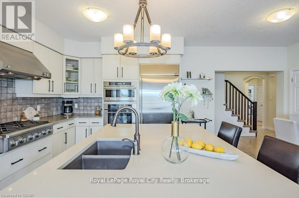 












28 - 19 SIMMONDS DRIVE

,
Guelph (Victoria North),




Ontario
N1E0H4

