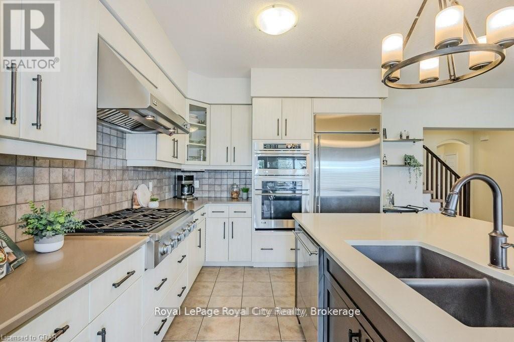 












28 - 19 SIMMONDS DRIVE

,
Guelph (Victoria North),




Ontario
N1E0H4

