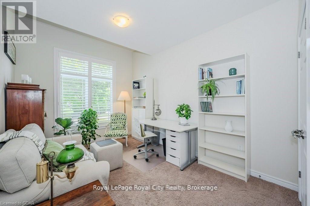 












28 - 19 SIMMONDS DRIVE

,
Guelph (Victoria North),




Ontario
N1E0H4

