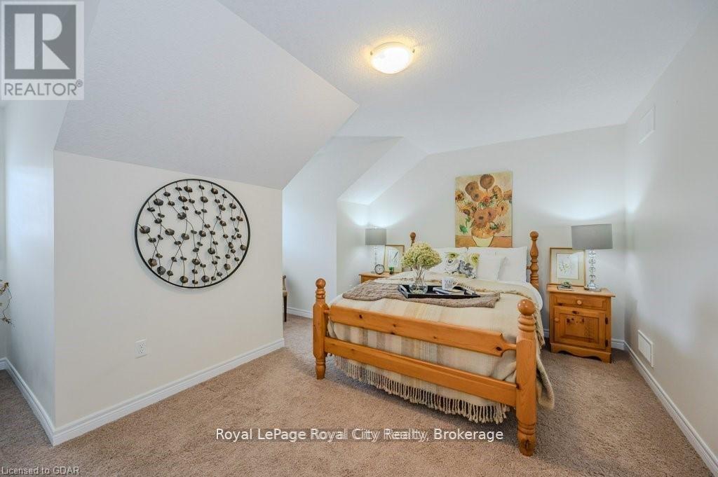 












28 - 19 SIMMONDS DRIVE

,
Guelph (Victoria North),




Ontario
N1E0H4

