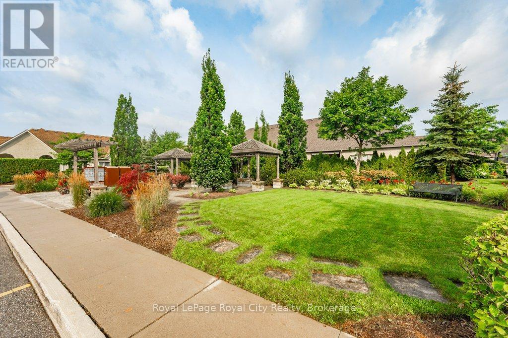 












28 - 19 SIMMONDS DRIVE

,
Guelph (Victoria North),




Ontario
N1E0H4

