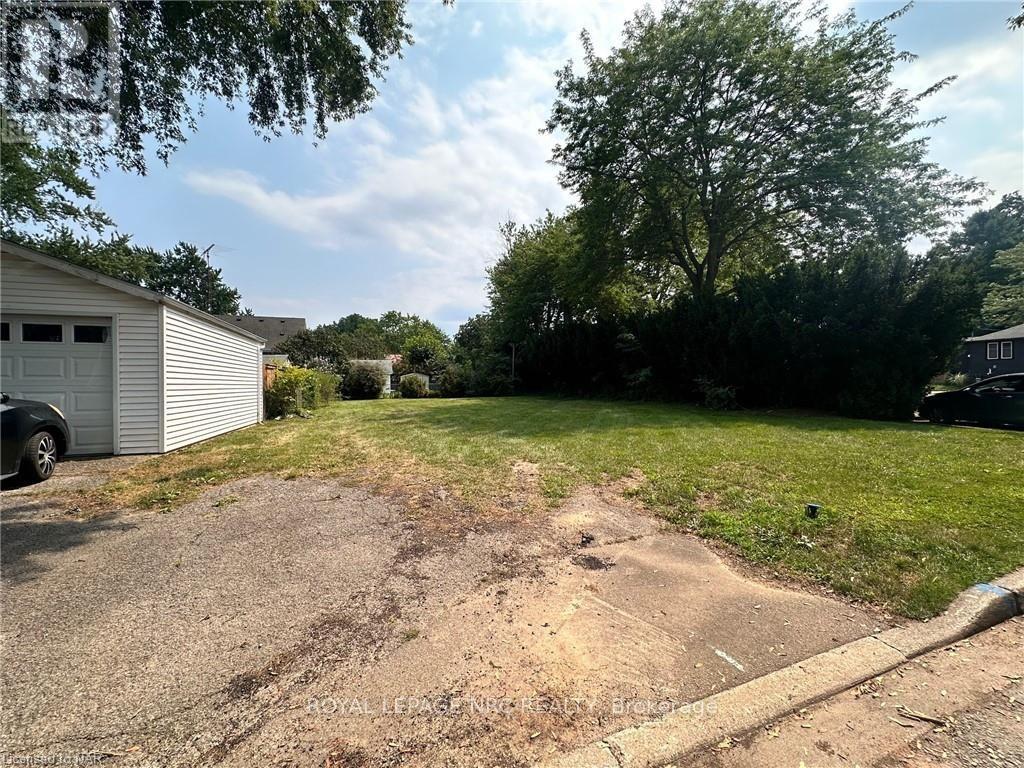 












3 PEEL STREET

,
St. Catharines (Port Dalhousie),







Ontario
L2N5A1

