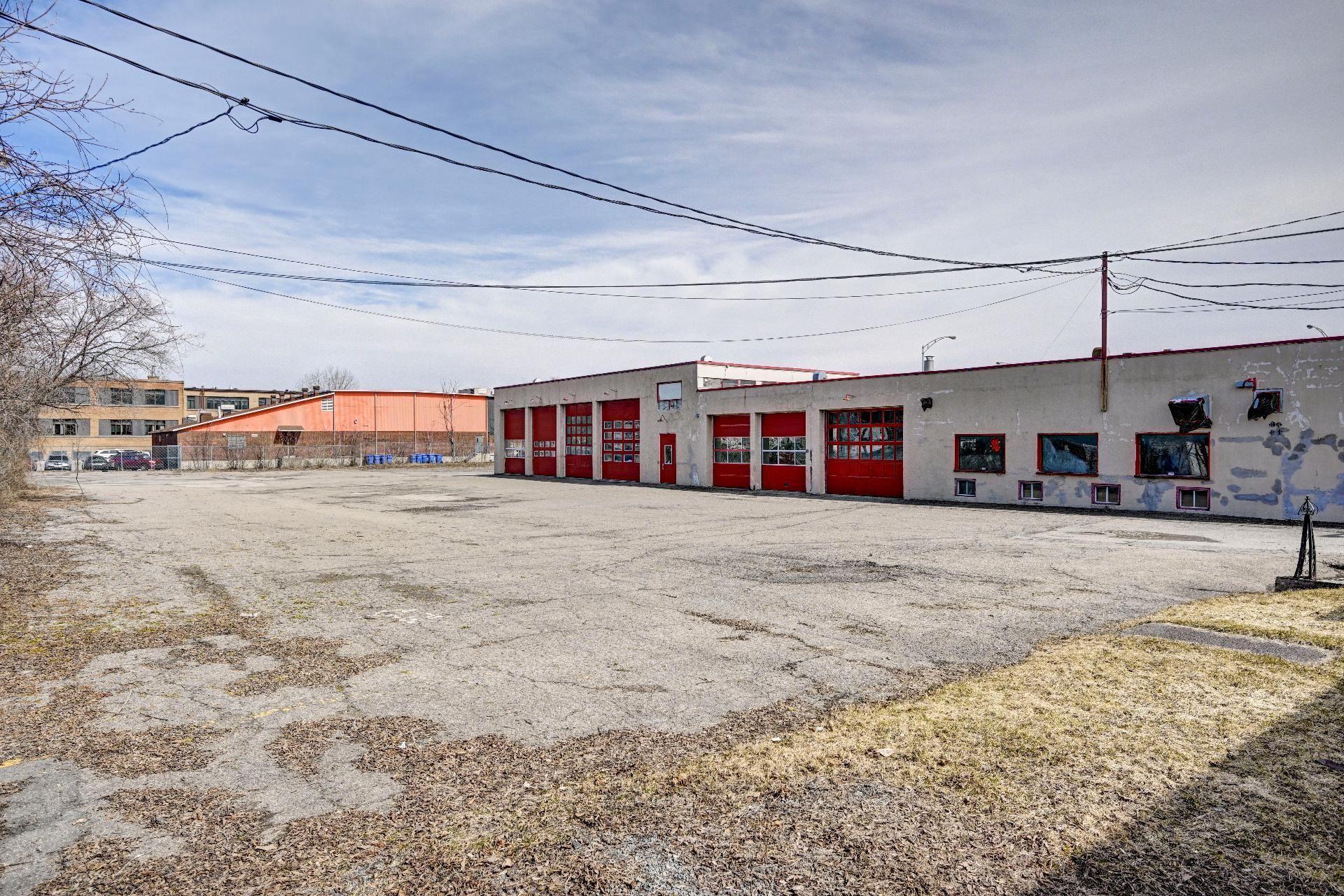 









547

 - 553


Boul. des Laurentides

,
Saint-Jérôme,




QC
J7Z4M4

