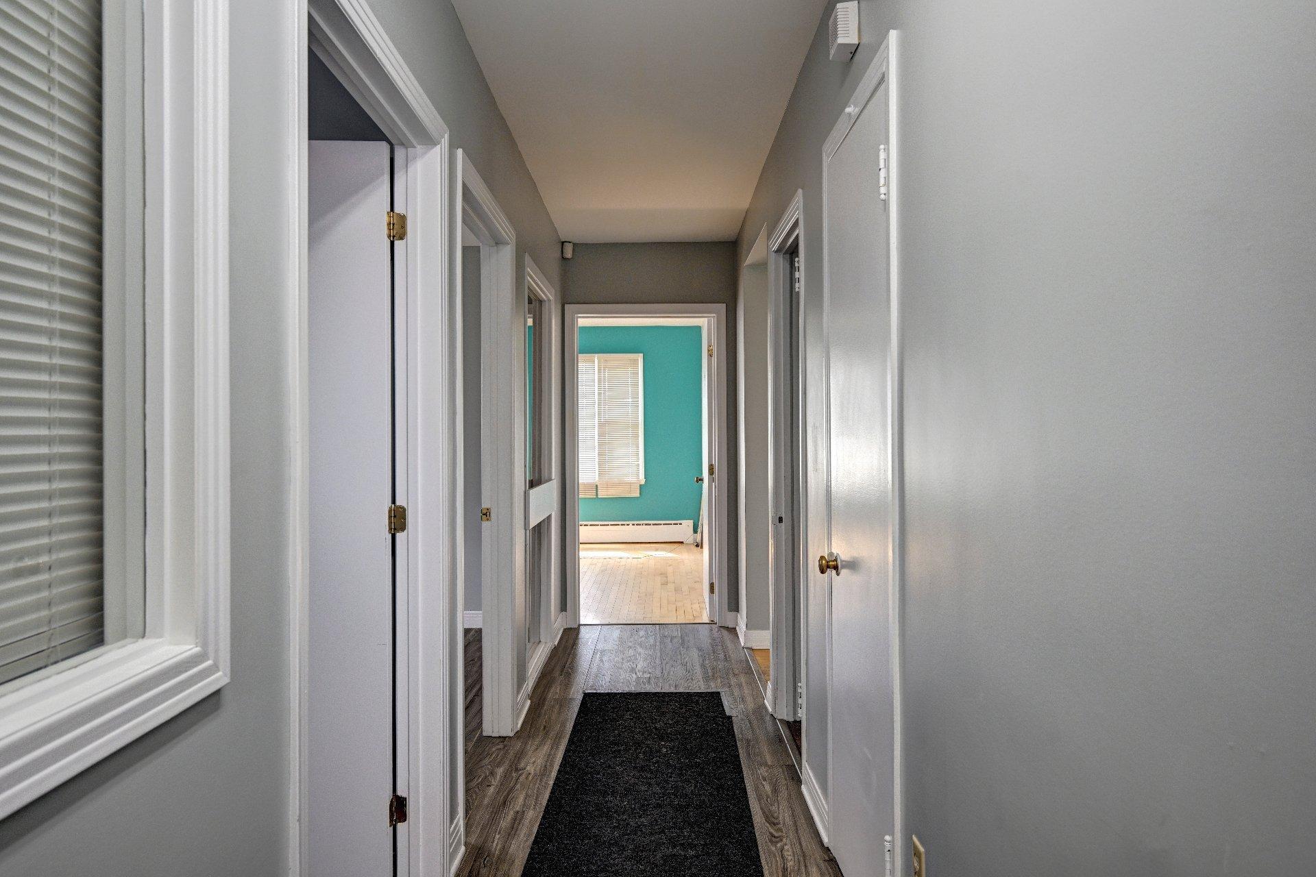 









547

 - 553


Boul. des Laurentides

,
Saint-Jérôme,




QC
J7Z4M4

