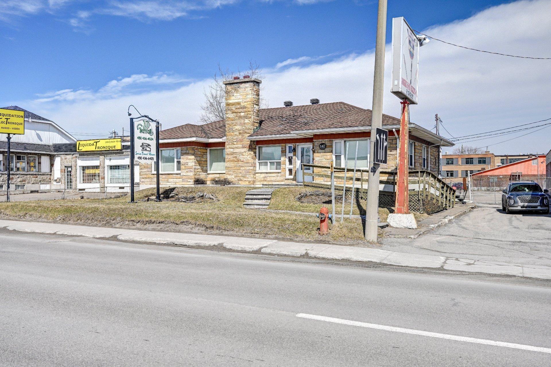 









547

 - 553


Boul. des Laurentides

,
Saint-Jérôme,




QC
J7Z4M4

