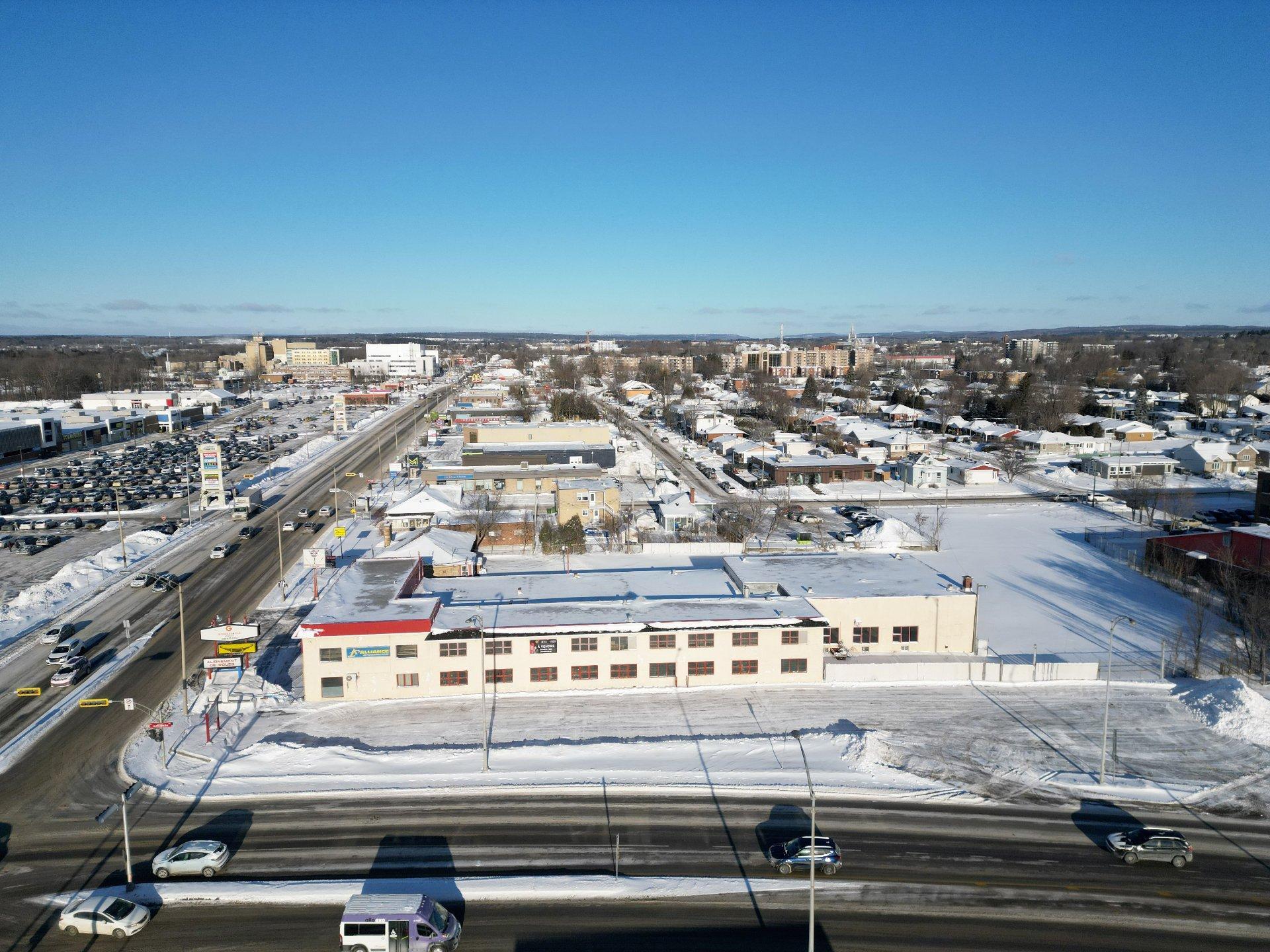 









547

 - 553


Boul. des Laurentides

,
Saint-Jérôme,




QC
J7Z4M4


