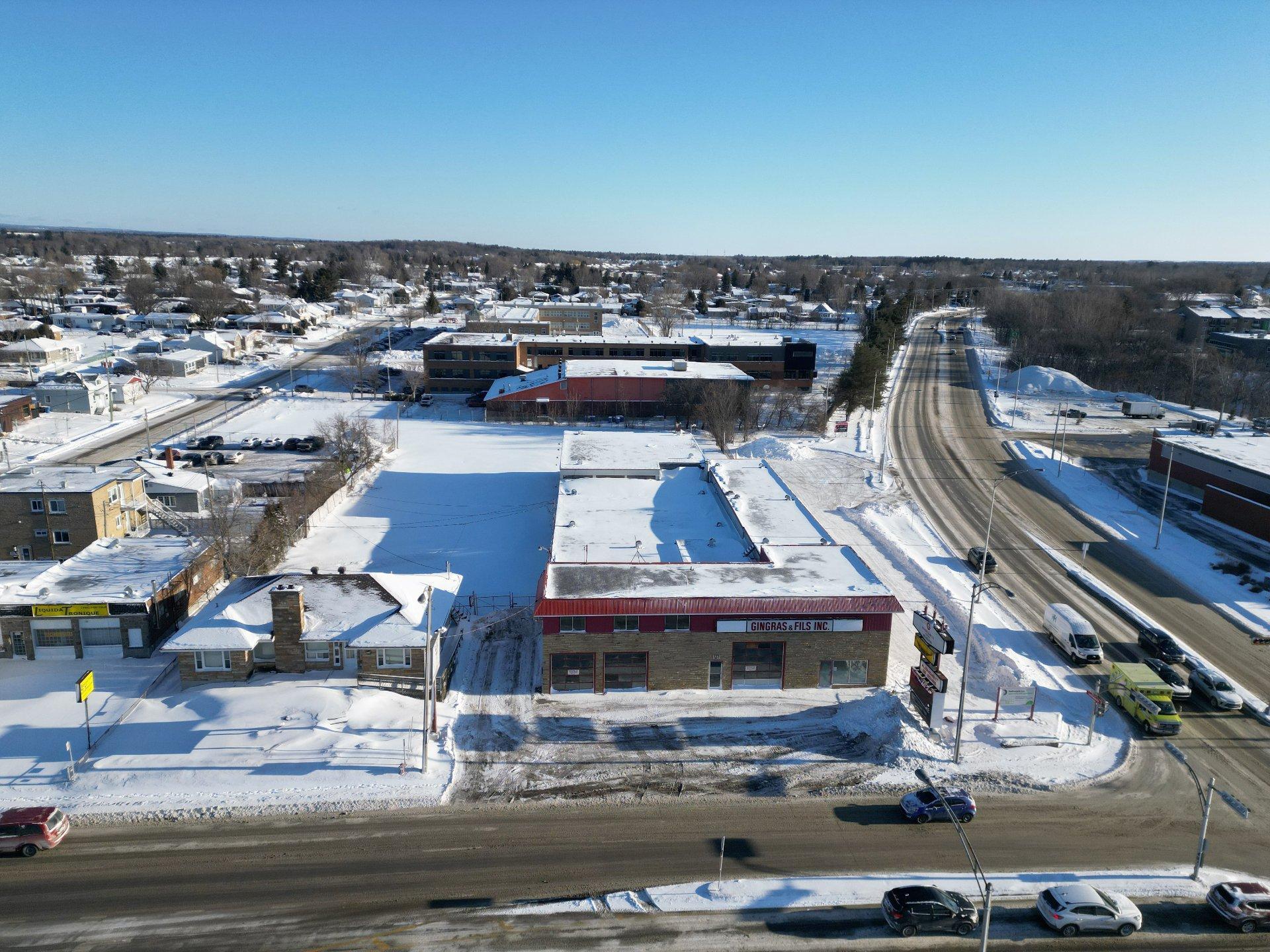 









547

 - 553


Boul. des Laurentides

,
Saint-Jérôme,




QC
J7Z4M4

