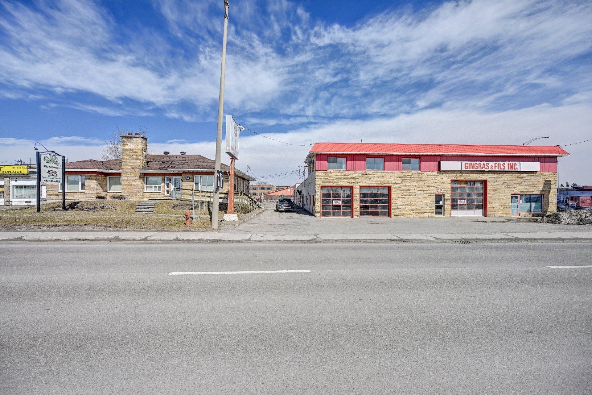 









547

 - 553


Boul. des Laurentides

,
Saint-Jérôme,




QC
J7Z4M4

