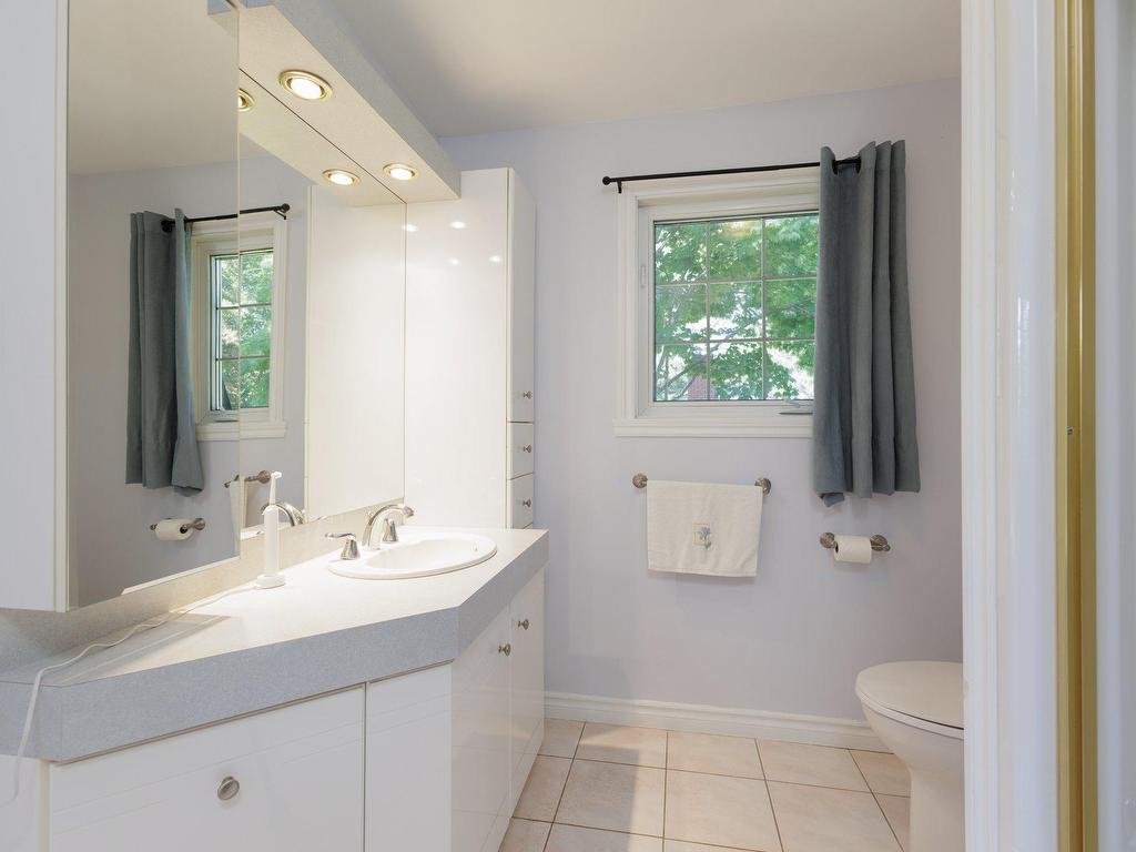 









59


Rue Maryvale

,
Beaconsfield,




QC
H9W3P4

