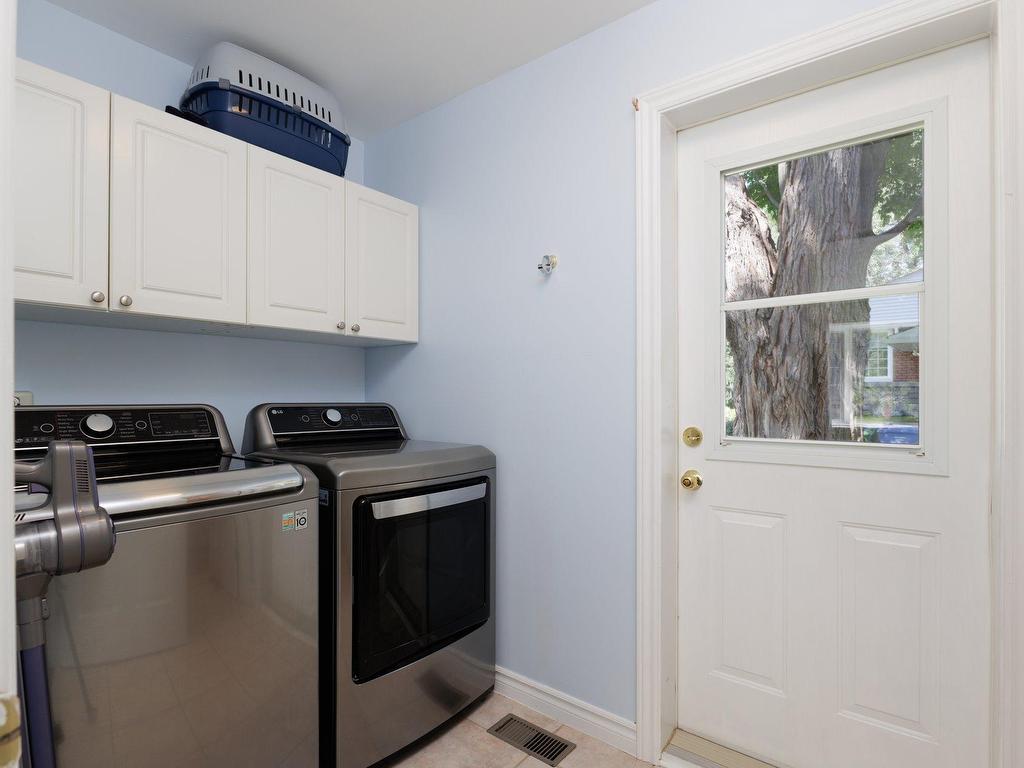 









59


Rue Maryvale

,
Beaconsfield,




QC
H9W3P4

