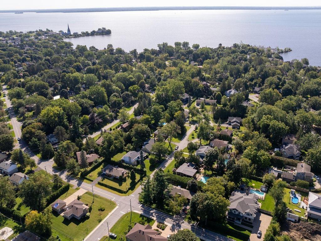 









59


Rue Maryvale

,
Beaconsfield,




QC
H9W3P4

