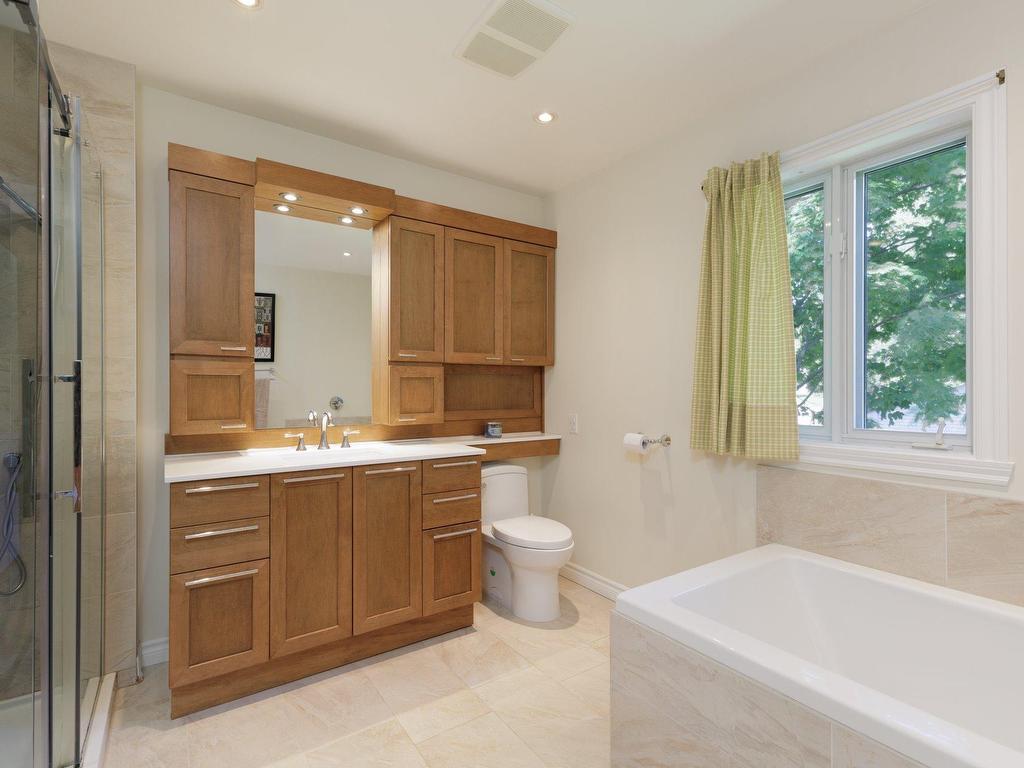 









59


Rue Maryvale

,
Beaconsfield,




QC
H9W3P4

