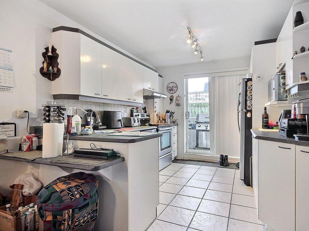 









104


Rue Gaby-Bernier

,
Chambly,




QC
J3L5T6

