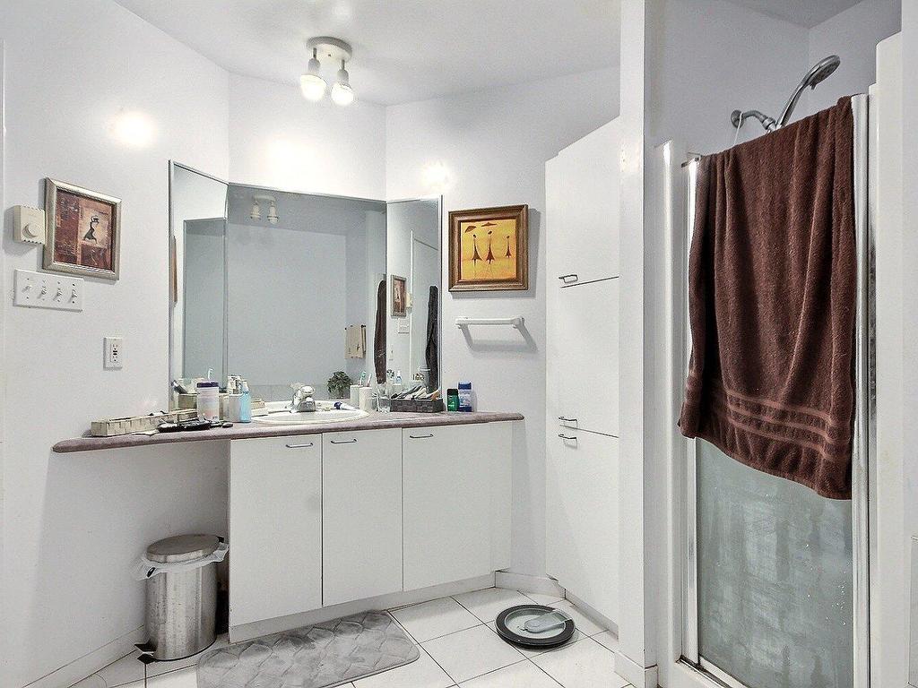 









104


Rue Gaby-Bernier

,
Chambly,




QC
J3L5T6

