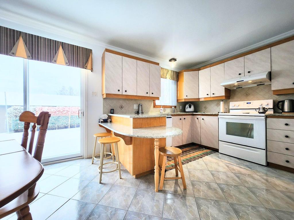 









4882


Rue Oscar-Houde

,
Shawinigan,




QC
G9R1B4

