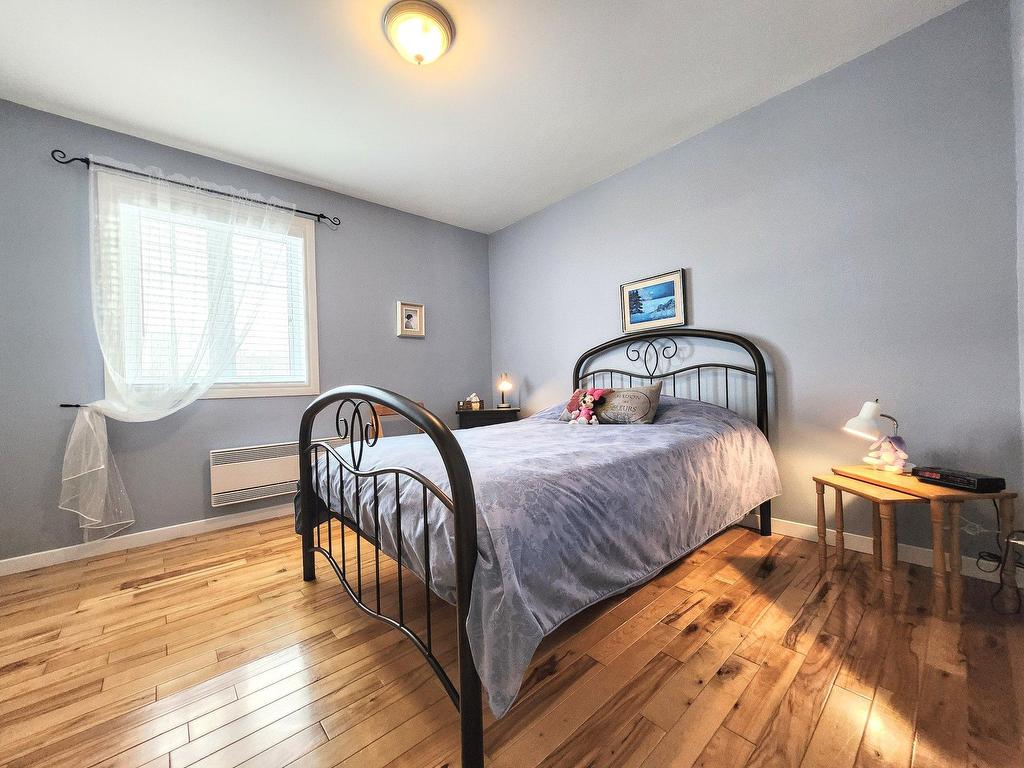 









4882


Rue Oscar-Houde

,
Shawinigan,




QC
G9R1B4

