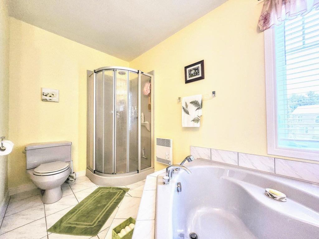 









4882


Rue Oscar-Houde

,
Shawinigan,




QC
G9R1B4

