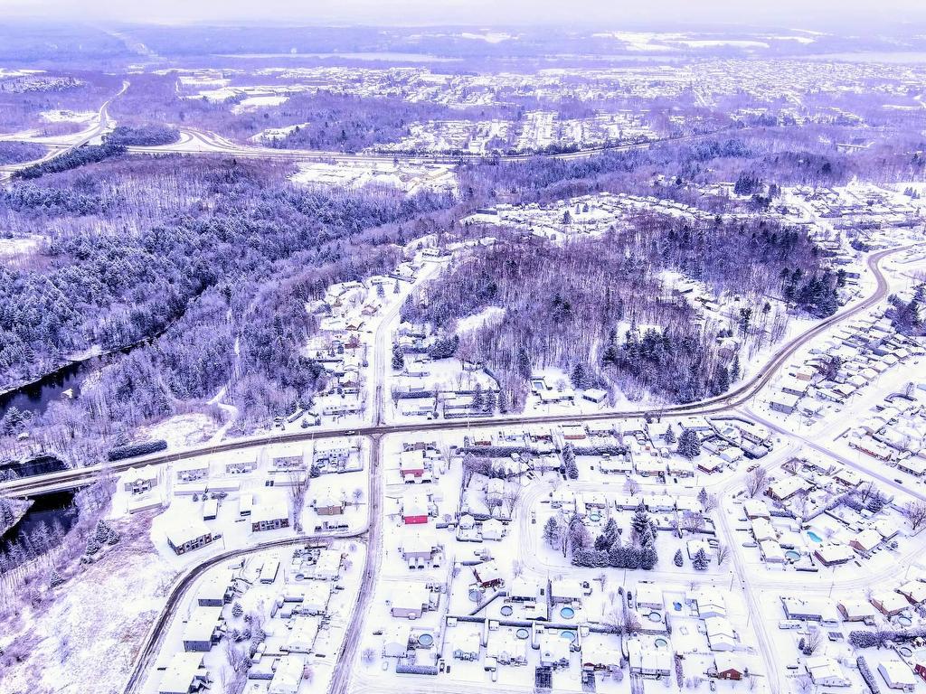 









4882


Rue Oscar-Houde

,
Shawinigan,




QC
G9R1B4

