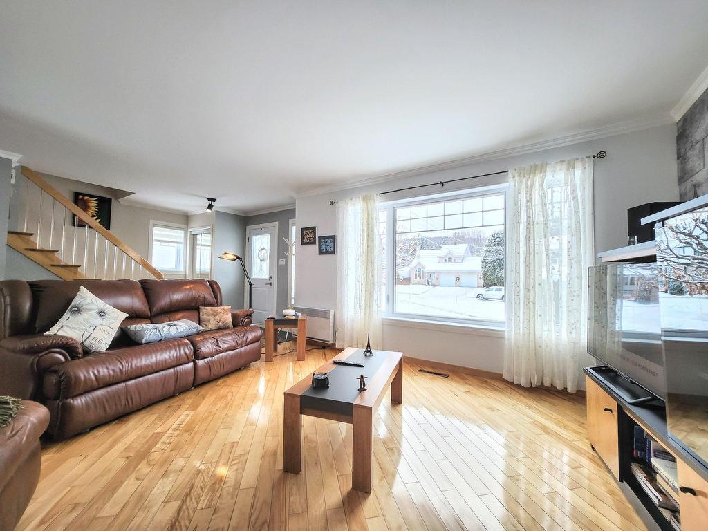 









4882


Rue Oscar-Houde

,
Shawinigan,




QC
G9R1B4

