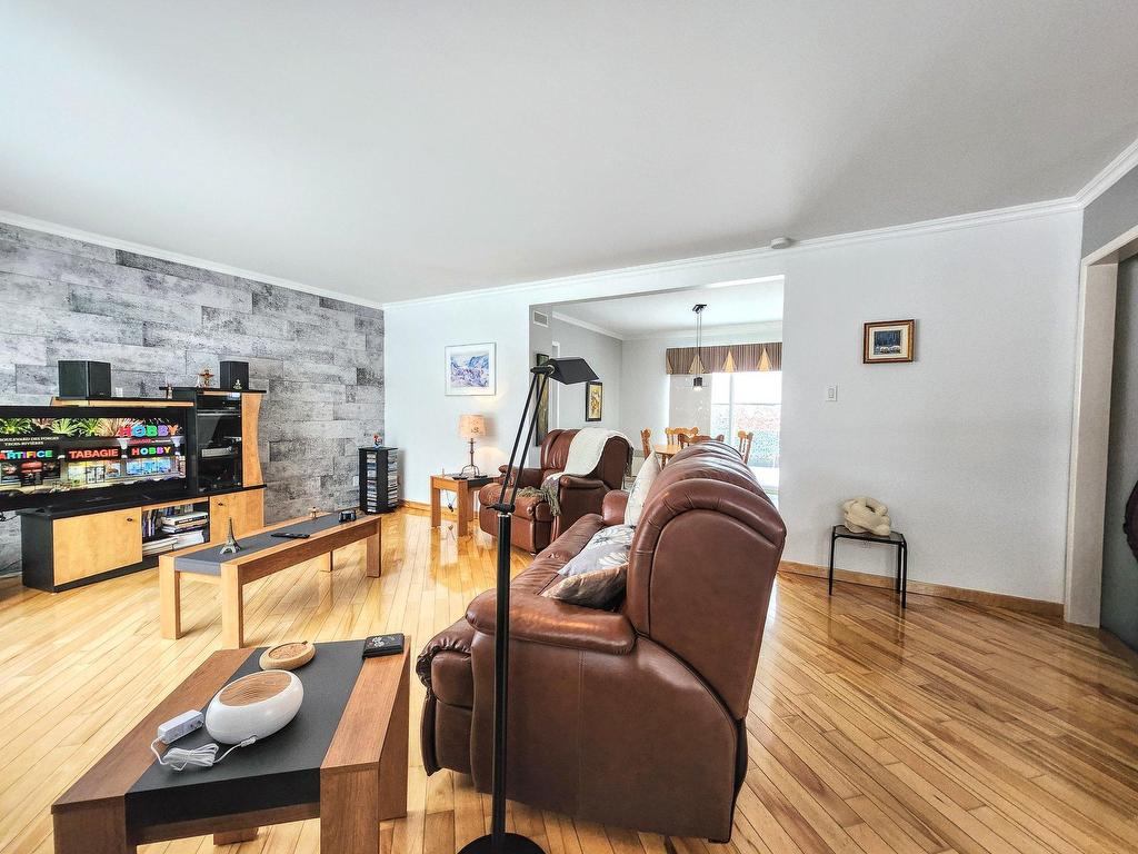 









4882


Rue Oscar-Houde

,
Shawinigan,




QC
G9R1B4

