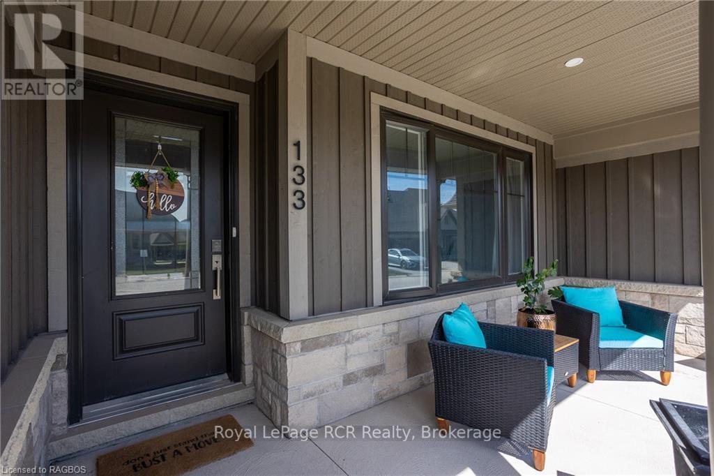 












133 HAWTHORN CRESCENT

,
Georgian Bluffs,




Ontario
N0H1S0

