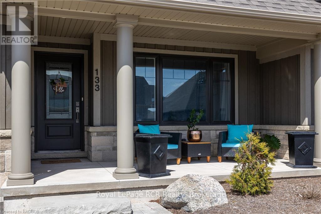 












133 HAWTHORN CRESCENT

,
Georgian Bluffs,




Ontario
N0H1S0

