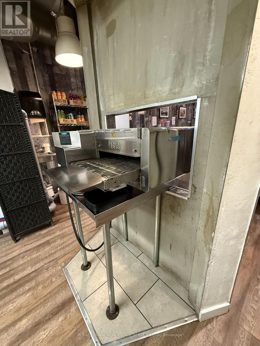 












18 MAIN STREET S

,
Brampton,




Ontario
L5W2C3

