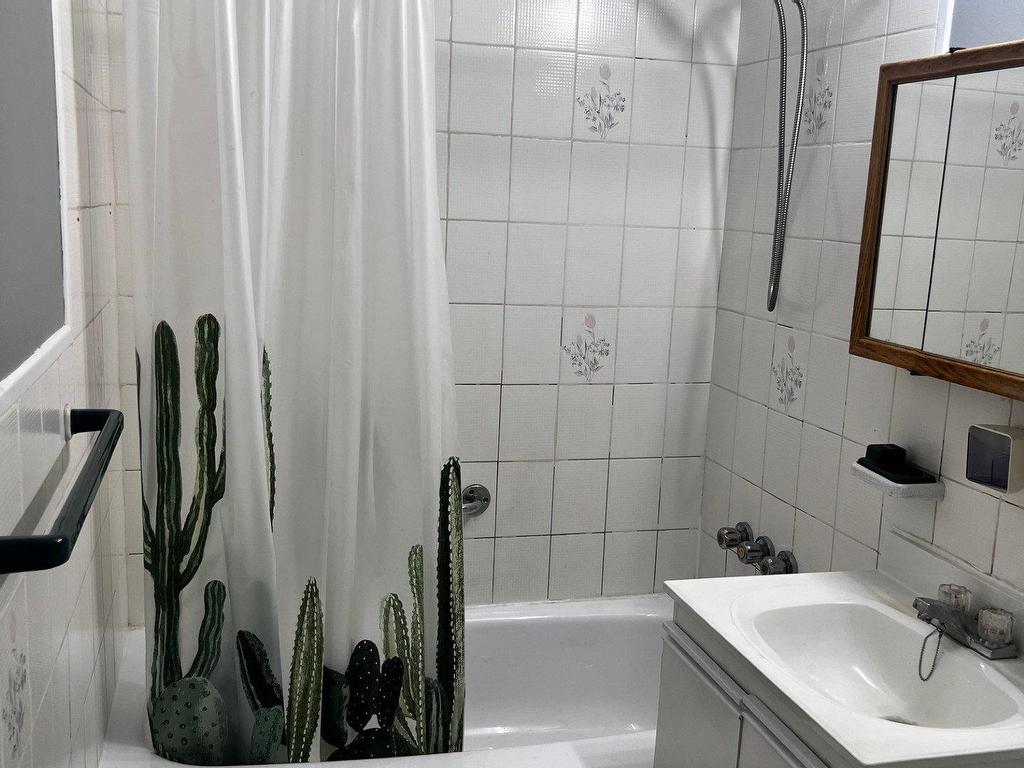 









2644


Rue Hogan

,
Montréal (Ville-Marie),




QC
H2K2T6

