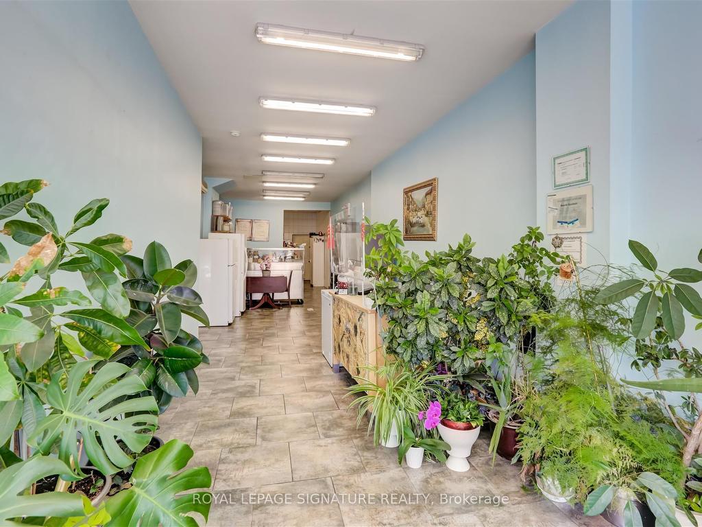 









3142


Dundas

Street West,
Toronto,




ON
M6P 2A1

