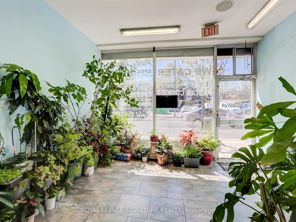 









3142


Dundas

Street West,
Toronto,




ON
M6P 2A1

