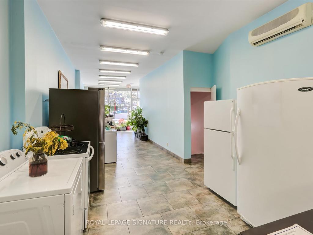 









3142


Dundas

Street West,
Toronto,




ON
M6P 2A1

