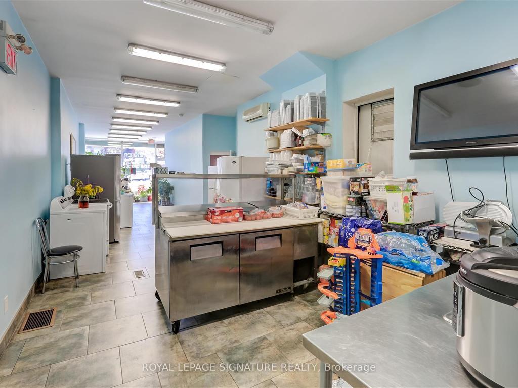









3142


Dundas

Street West,
Toronto,




ON
M6P 2A1

