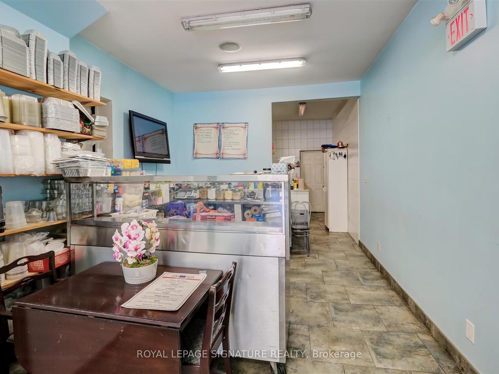 









3142


Dundas

Street West,
Toronto,




ON
M6P 2A1

