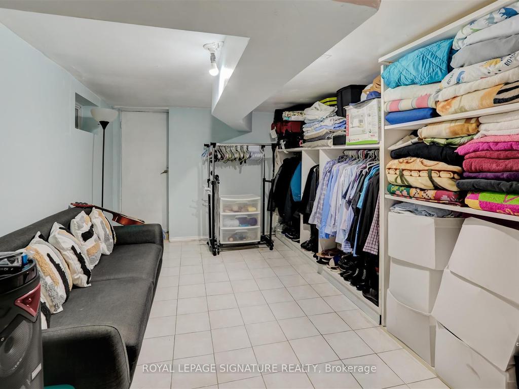 









3142


Dundas

Street West,
Toronto,




ON
M6P 2A1

