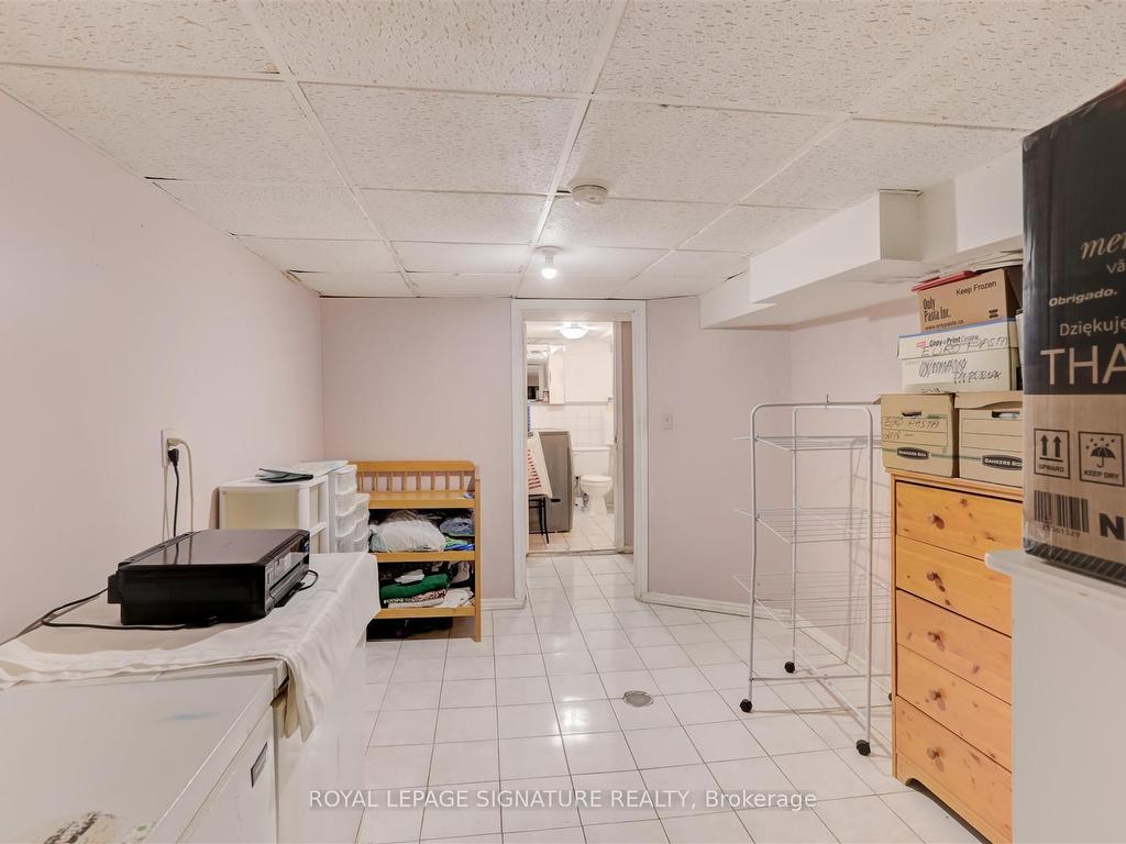 









3142


Dundas

Street West,
Toronto,




ON
M6P 2A1

