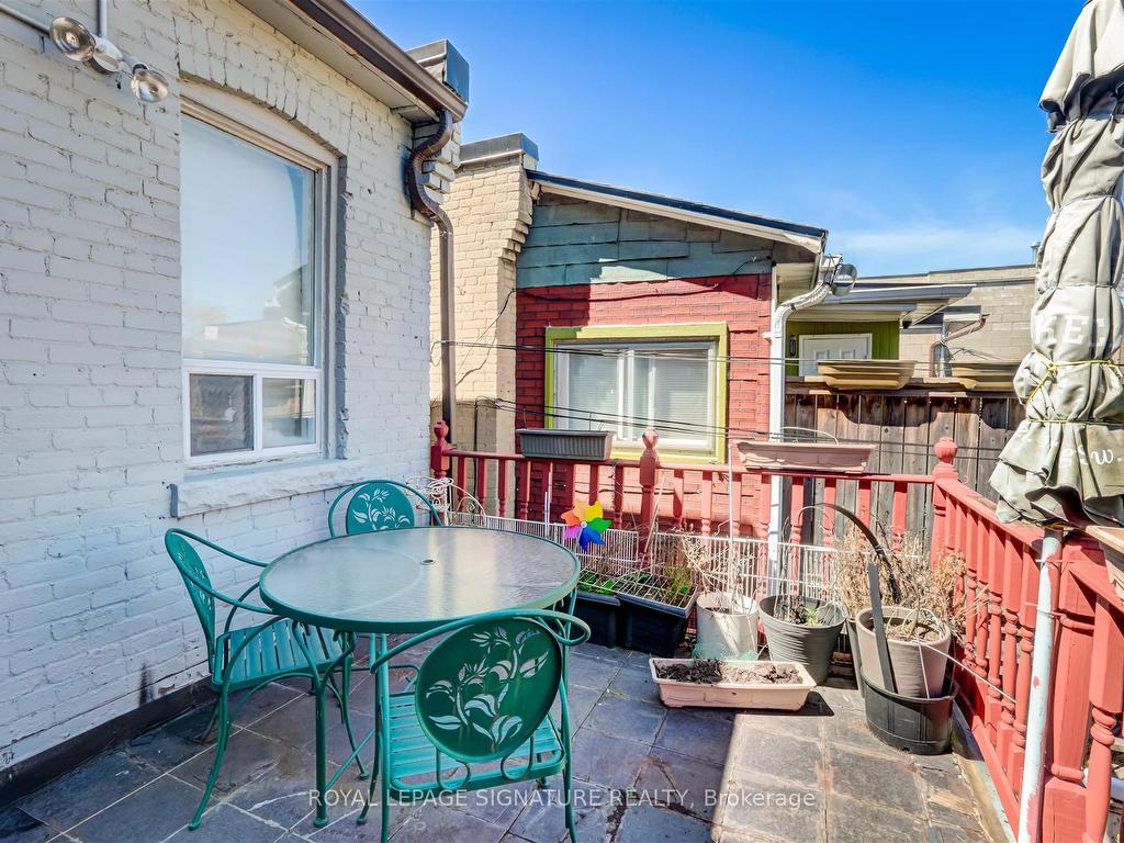 









3142


Dundas

Street West,
Toronto,




ON
M6P 2A1


