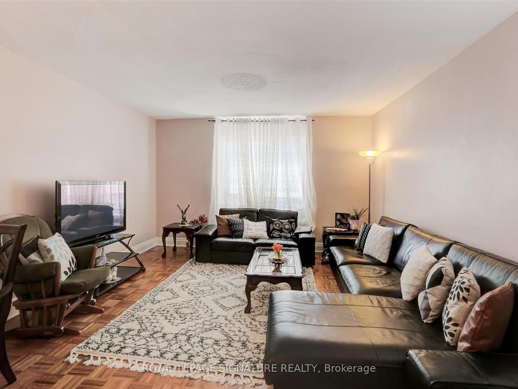 









3142


Dundas

Street West,
Toronto,




ON
M6P 2A1

