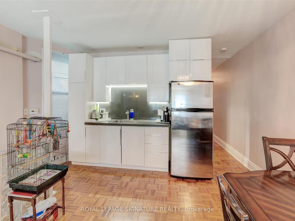 









3142


Dundas

Street West,
Toronto,




ON
M6P 2A1

