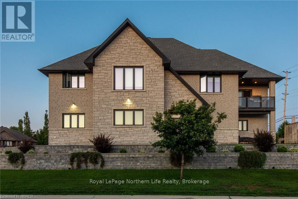 












5 ZEPHYR HEIGHTS

,
North Bay (Airport),




Ontario
P1B8G2

