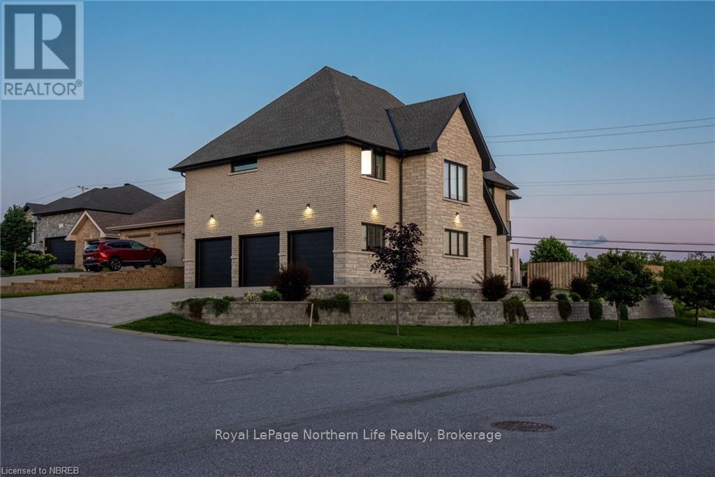












5 ZEPHYR HEIGHTS

,
North Bay (Airport),




Ontario
P1B8G2

