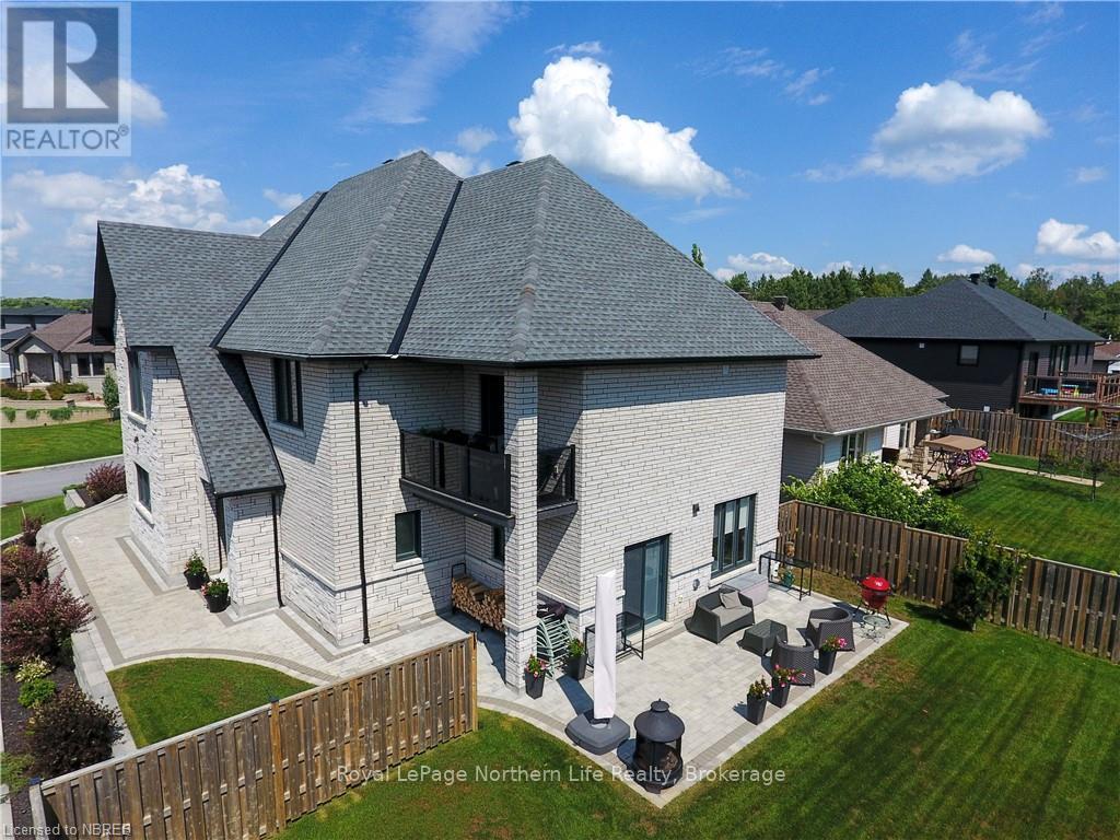 












5 ZEPHYR HEIGHTS

,
North Bay (Airport),




Ontario
P1B8G2

