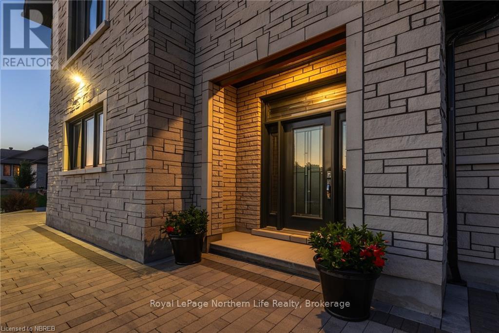 












5 ZEPHYR HEIGHTS

,
North Bay (Airport),




Ontario
P1B8G2

