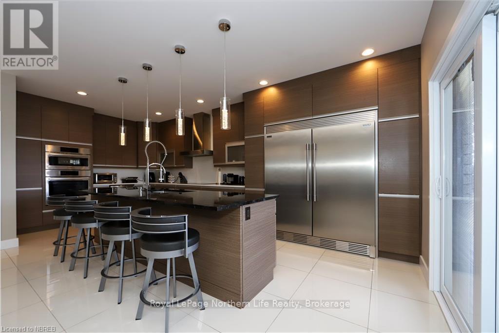 












5 ZEPHYR HEIGHTS

,
North Bay (Airport),




Ontario
P1B8G2

