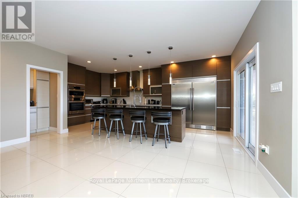 












5 ZEPHYR HEIGHTS

,
North Bay (Airport),




Ontario
P1B8G2

