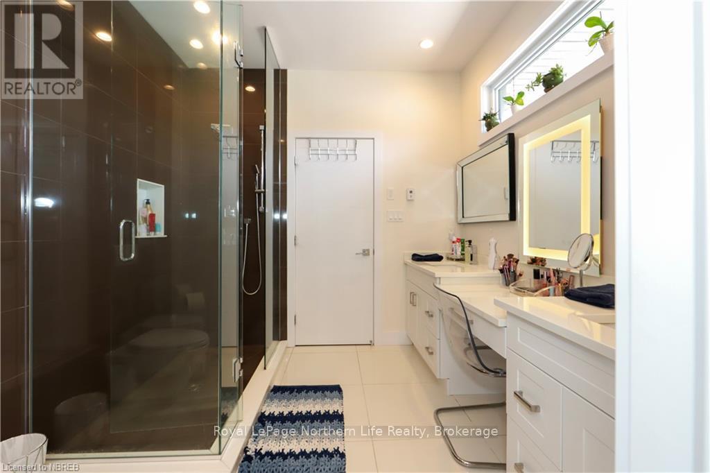 












5 ZEPHYR HEIGHTS

,
North Bay (Airport),




Ontario
P1B8G2

