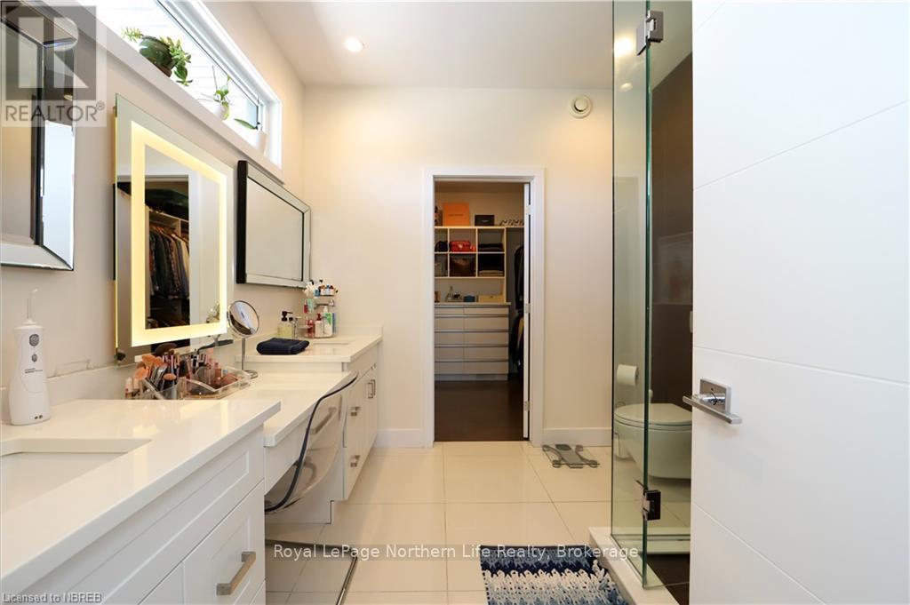 












5 ZEPHYR HEIGHTS

,
North Bay (Airport),




Ontario
P1B8G2

