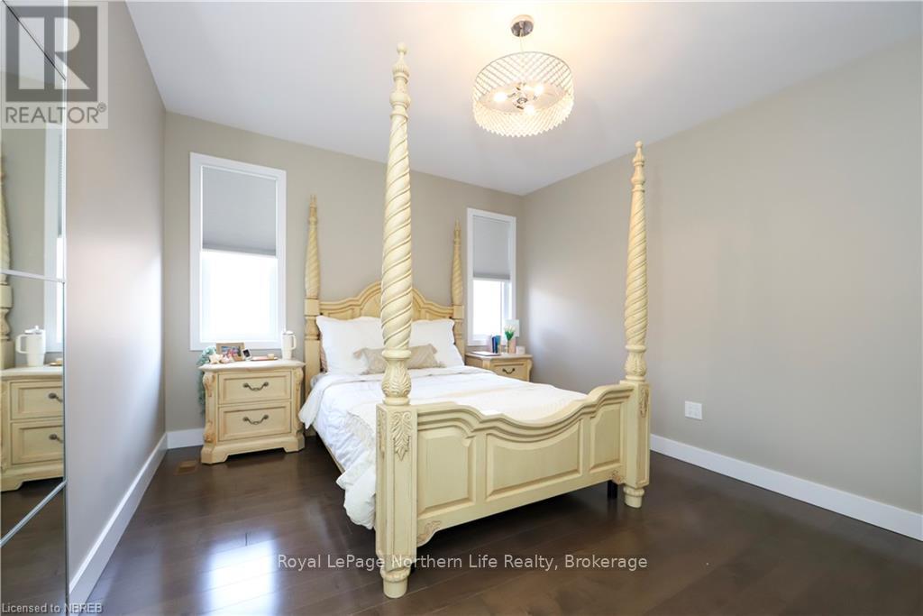 












5 ZEPHYR HEIGHTS

,
North Bay (Airport),




Ontario
P1B8G2

